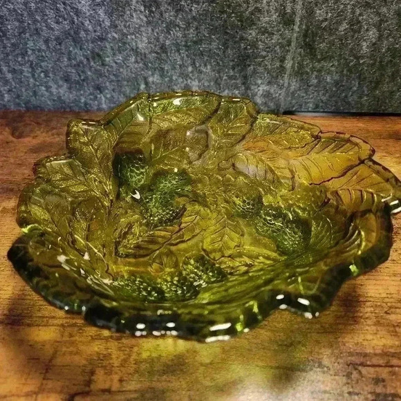 Vintage Indiana Glass Company Loganberry Green Glass Candy Trinket Dish - Picture 4 of 6